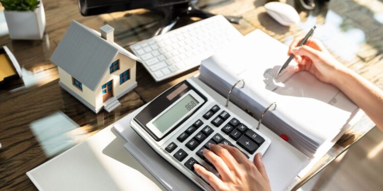 Compravendita casa, ecco le imposte da pagare per acquirente e venditore